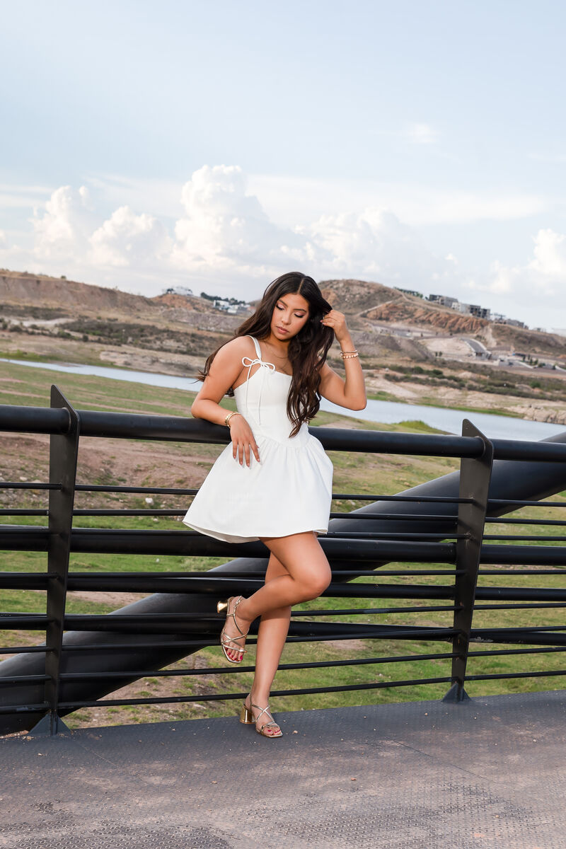 Miranda en el puente del lago